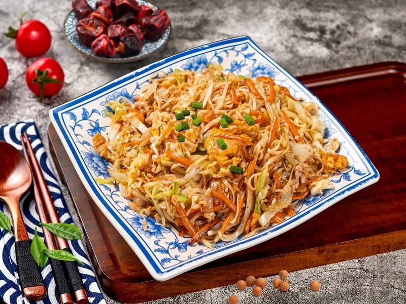 牛腩蛋炒面